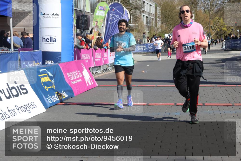 12.04.2026 - 45. Internationalen Wilhelmsburger Insellauf Strokosch-Dieckow http://msf.ph/oto/9456019 12.04.2026 11:02:32 Ziel 5605, 4613, 3178 meine-sportfotos.de