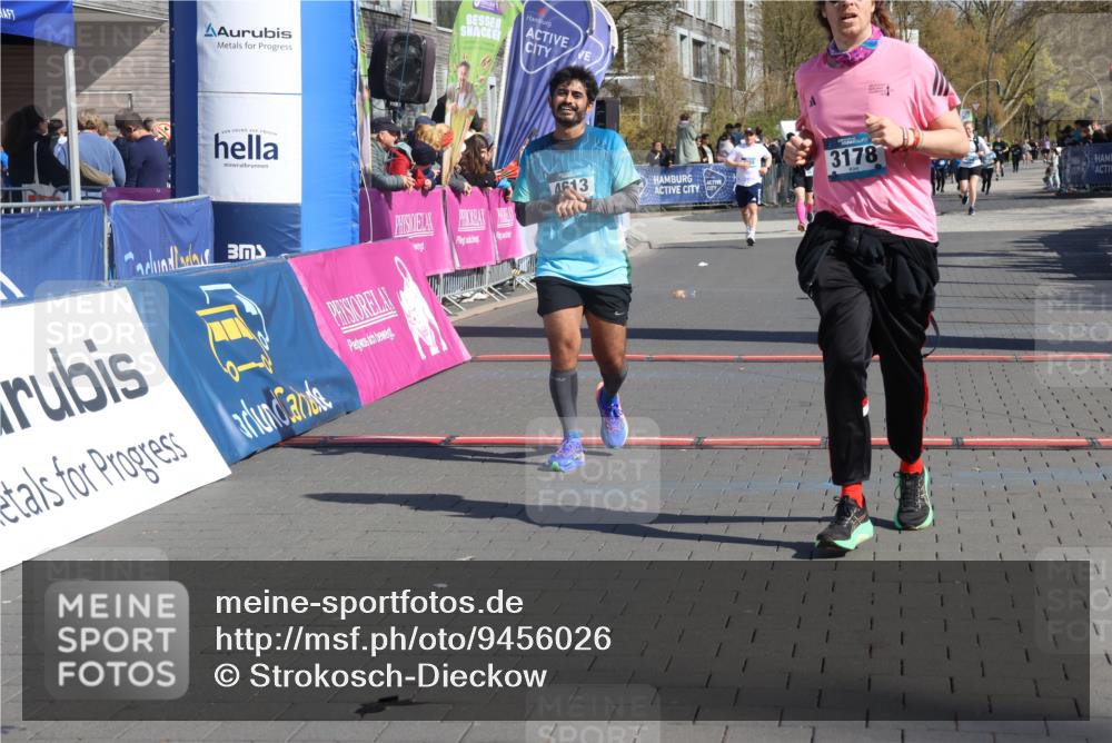 12.04.2026 - 45. Internationalen Wilhelmsburger Insellauf Strokosch-Dieckow http://msf.ph/oto/9456026 12.04.2026 11:02:32 Ziel 5605, 4613, 3178 meine-sportfotos.de