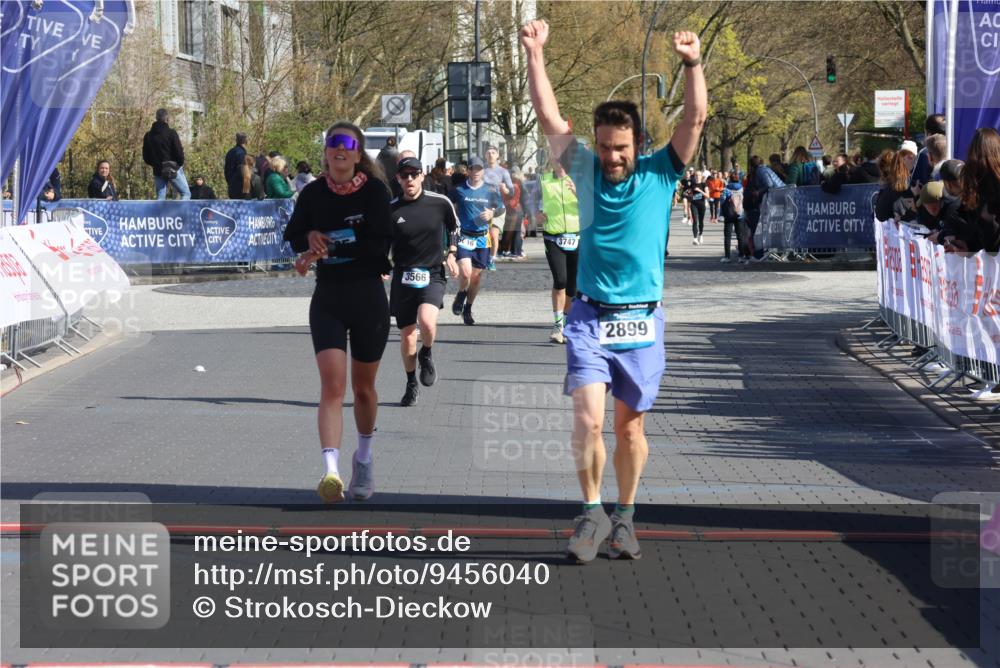 12.04.2026 - 45. Internationalen Wilhelmsburger Insellauf Strokosch-Dieckow http://msf.ph/oto/9456040 12.04.2026 10:45:30 Ziel 2899, 4785, 3566 meine-sportfotos.de