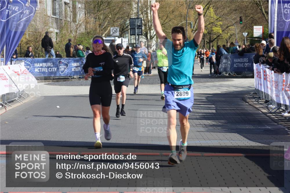 12.04.2026 - 45. Internationalen Wilhelmsburger Insellauf Strokosch-Dieckow http://msf.ph/oto/9456043 12.04.2026 10:45:30 Ziel 2899, 4785, 3566 meine-sportfotos.de