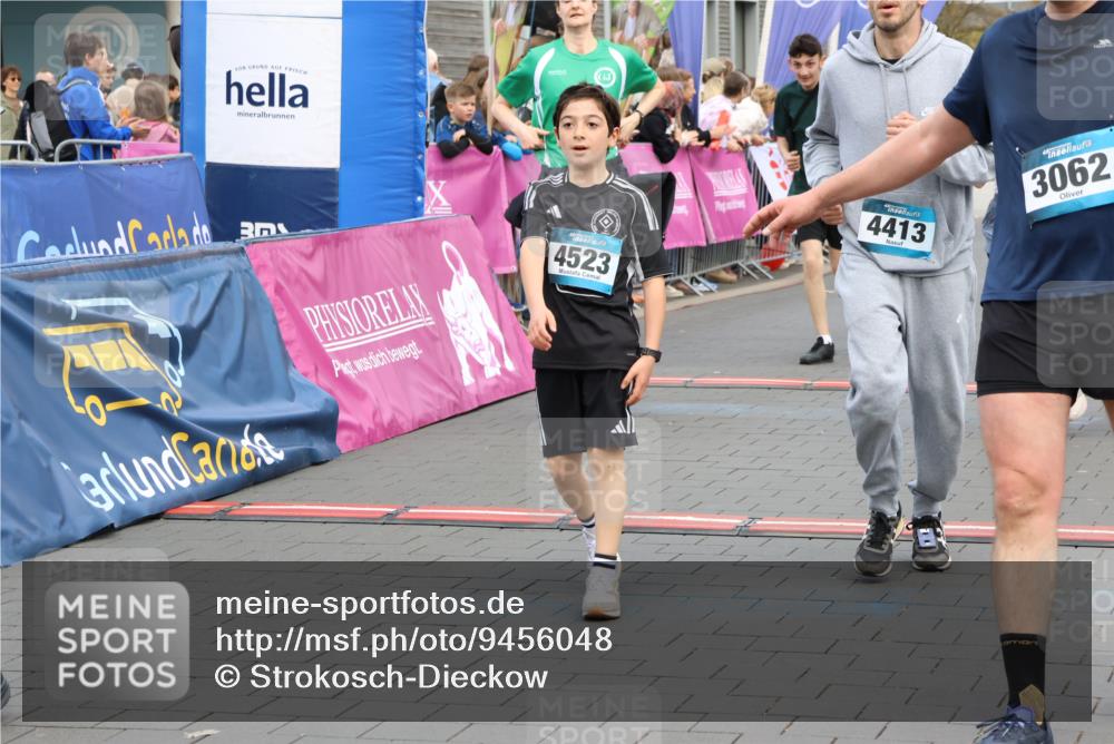 12.04.2026 - 45. Internationalen Wilhelmsburger Insellauf Strokosch-Dieckow http://msf.ph/oto/9456048 12.04.2026 13:03:35 Ziel 4523 meine-sportfotos.de