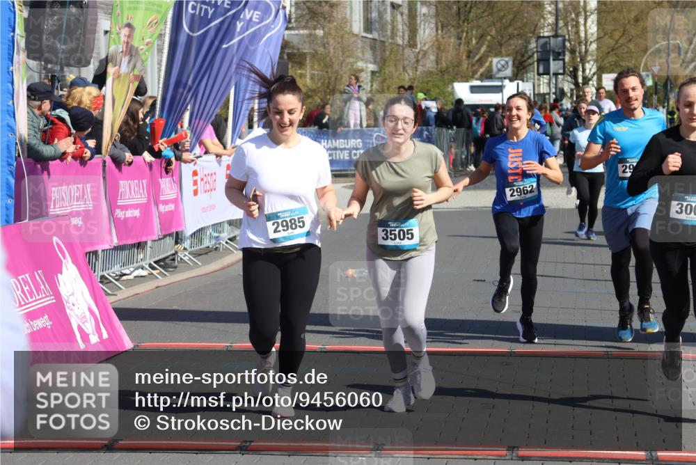 12.04.2026 - 45. Internationalen Wilhelmsburger Insellauf Strokosch-Dieckow http://msf.ph/oto/9456060 12.04.2026 11:02:46 Ziel 4069, 2985, 3505, 3009, 2962, 2919 meine-sportfotos.de