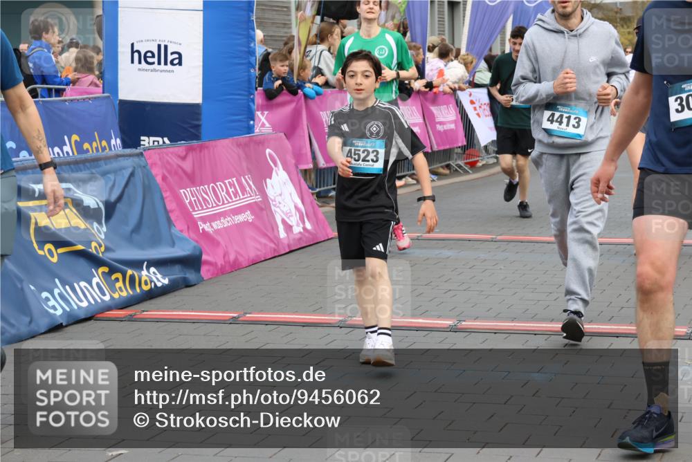 12.04.2026 - 45. Internationalen Wilhelmsburger Insellauf Strokosch-Dieckow http://msf.ph/oto/9456062 12.04.2026 13:03:35 Ziel 4523 meine-sportfotos.de