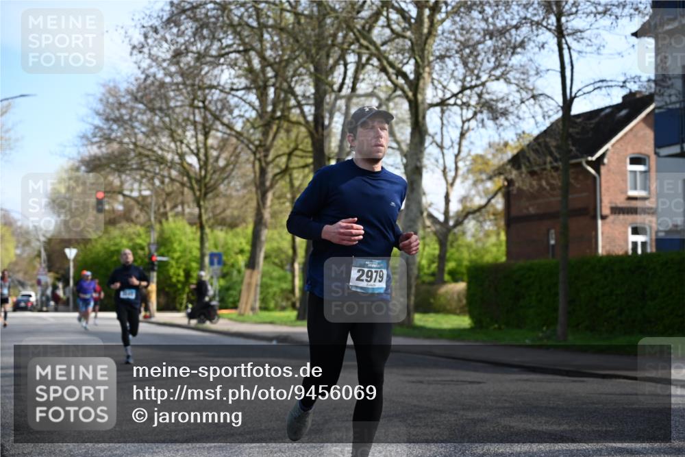 12.04.2026 - 45. Internationalen Wilhelmsburger Insellauf J. Mangold http://msf.ph/oto/9456069 12.04.2026 10:28:35 Ziel 3904, 4994, 4831, 3141, 4883, 2979, 3585, 4154, 3473, 4075, 4144, 5316, 3514, 2793, 3777, 4979, 4087, 3735 meine-sportfotos.de