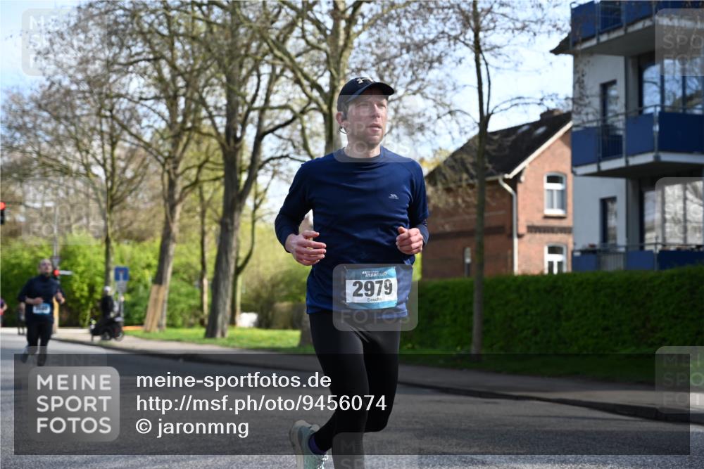 12.04.2026 - 45. Internationalen Wilhelmsburger Insellauf J. Mangold http://msf.ph/oto/9456074 12.04.2026 10:28:35 Ziel 3904, 4994, 4831, 3141, 4883, 2979, 3585, 4154, 3473, 4075, 4144, 5316, 3514, 2793, 3777, 4979, 4087, 3735 meine-sportfotos.de