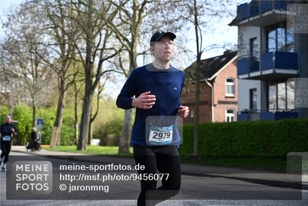 12.04.2026 - 45. Internationalen Wilhelmsburger Insellauf J. Mangold http://msf.ph/oto/9456077 12.04.2026 10:28:36 Ziel 3904, 4994, 4831, 3141, 4883, 2979, 3585, 4154, 3473, 4075, 4144, 5316, 3514, 2793, 2793, 3777, 4979, 4087, 3735 meine-sportfotos.de