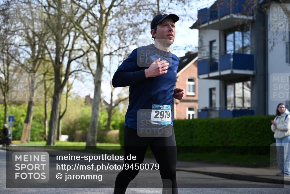 12.04.2026 - 45. Internationalen Wilhelmsburger Insellauf J. Mangold http://msf.ph/oto/9456079 12.04.2026 10:28:36 Ziel 3904, 4994, 4831, 3141, 4883, 2979, 3585, 4154, 3473, 4075, 4144, 5316, 3514, 2793, 2793, 3777, 4979, 4087, 3735 meine-sportfotos.de