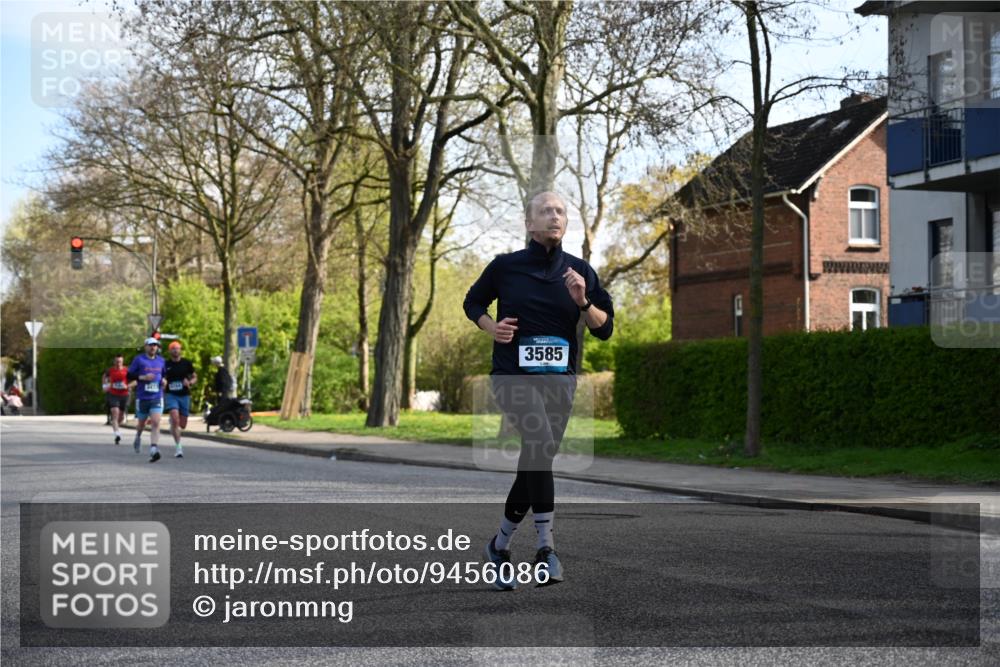 12.04.2026 - 45. Internationalen Wilhelmsburger Insellauf J. Mangold http://msf.ph/oto/9456086 12.04.2026 10:28:38 Ziel 3904, 4994, 4831, 3141, 4883, 2979, 3585, 4154, 3473, 4075, 4144, 5316, 3514, 2793, 3777, 4979, 4087, 3735 meine-sportfotos.de