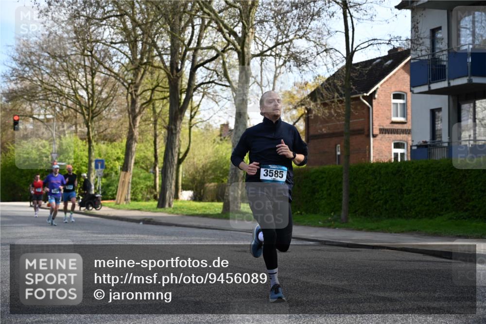 12.04.2026 - 45. Internationalen Wilhelmsburger Insellauf J. Mangold http://msf.ph/oto/9456089 12.04.2026 10:28:38 Ziel 3904, 4994, 4831, 3141, 4883, 2979, 3585, 4154, 3473, 4075, 4144, 5316, 3514, 2793, 3777, 4979, 4087, 3735 meine-sportfotos.de