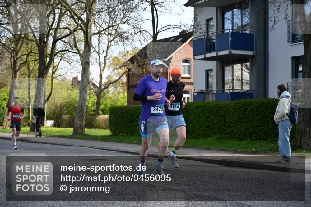 12.04.2026 - 45. Internationalen Wilhelmsburger Insellauf J. Mangold http://msf.ph/oto/9456095 12.04.2026 10:28:43 Ziel 3141, 4883, 2979, 3585, 4154, 3473, 4075, 4144, 5316, 3514, 2793, 3777, 4979, 4087, 3735, 3778 meine-sportfotos.de