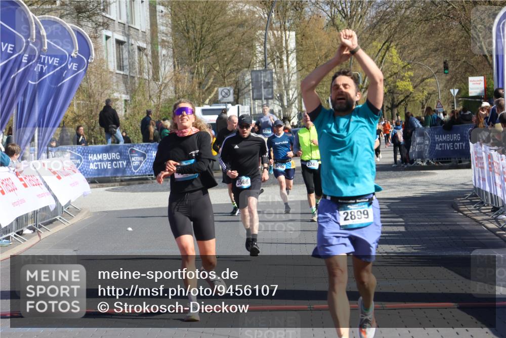 12.04.2026 - 45. Internationalen Wilhelmsburger Insellauf Strokosch-Dieckow http://msf.ph/oto/9456107 12.04.2026 10:45:31 Ziel 2899, 4785, 3566 meine-sportfotos.de