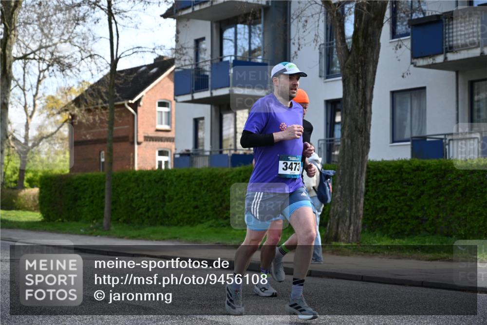 12.04.2026 - 45. Internationalen Wilhelmsburger Insellauf J. Mangold http://msf.ph/oto/9456108 12.04.2026 10:28:44 Ziel 2979, 3585, 4154, 3473, 4075, 4144, 5316, 3514, 3514, 2793, 3777, 4979, 4087, 3735, 3778, 4975 meine-sportfotos.de