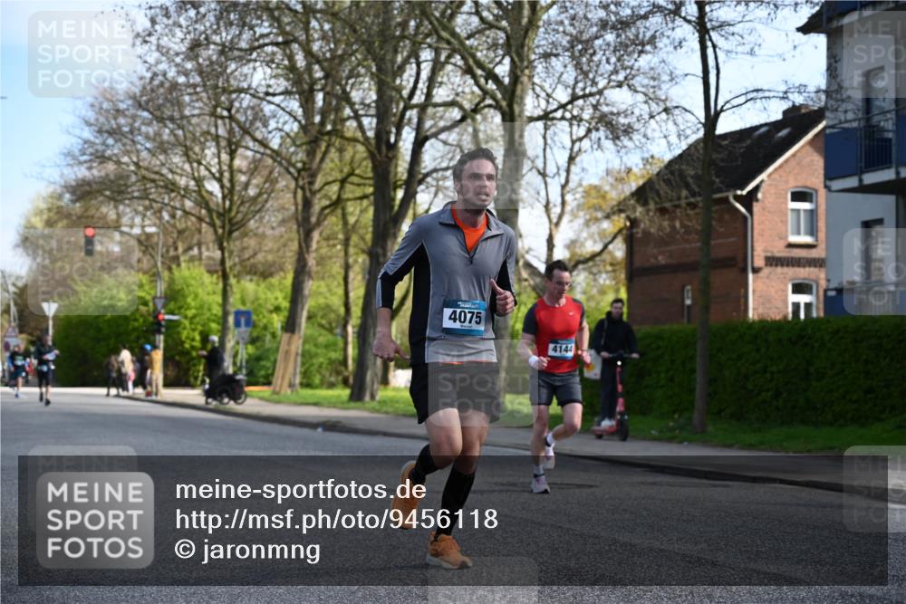 12.04.2026 - 45. Internationalen Wilhelmsburger Insellauf J. Mangold http://msf.ph/oto/9456118 12.04.2026 10:28:45 Ziel 2979, 3585, 4154, 3473, 4075, 4144, 5316, 3514, 2793, 3777, 4979, 4087, 3735, 3778, 4975 meine-sportfotos.de