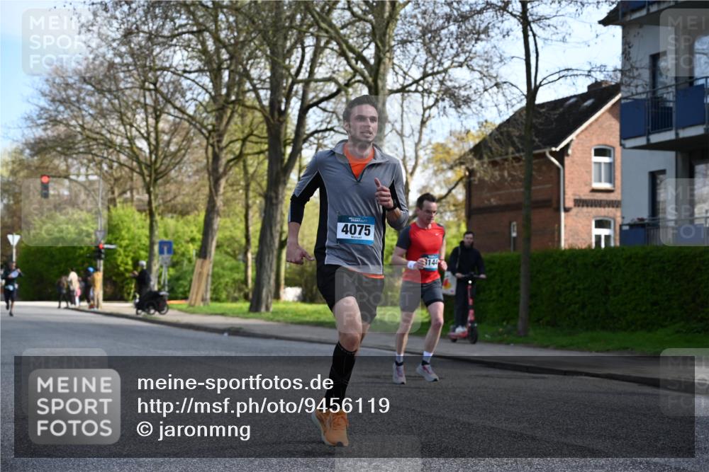 12.04.2026 - 45. Internationalen Wilhelmsburger Insellauf J. Mangold http://msf.ph/oto/9456119 12.04.2026 10:28:46 Ziel 2979, 3585, 4154, 3473, 4075, 4144, 5316, 3514, 2793, 3777, 4979, 4087, 3735, 3735, 3778, 4975 meine-sportfotos.de