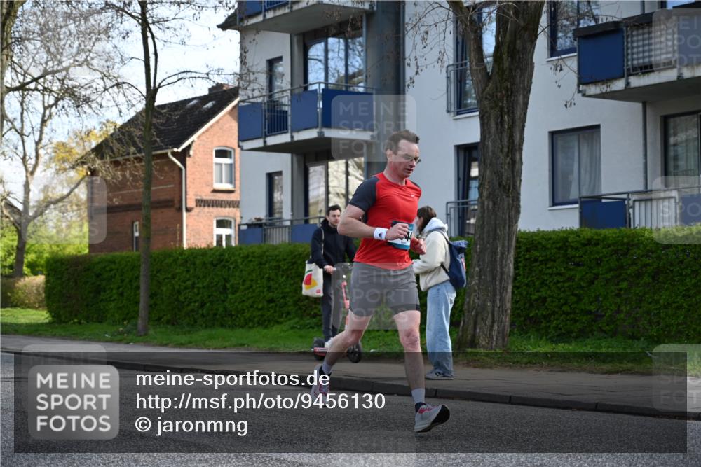 12.04.2026 - 45. Internationalen Wilhelmsburger Insellauf J. Mangold http://msf.ph/oto/9456130 12.04.2026 10:28:47 Ziel 2979, 3585, 4154, 3473, 4075, 4144, 5316, 3514, 2793, 3777, 4979, 4087, 3735, 3778, 4975 meine-sportfotos.de