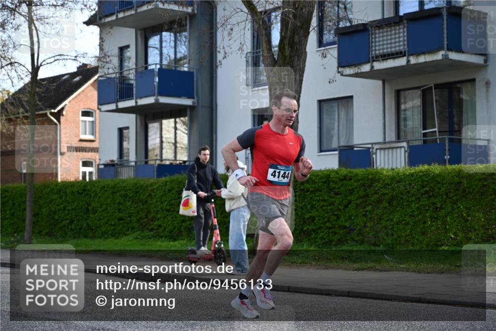 12.04.2026 - 45. Internationalen Wilhelmsburger Insellauf J. Mangold http://msf.ph/oto/9456133 12.04.2026 10:28:47 Ziel 2979, 3585, 4154, 3473, 4075, 4144, 5316, 3514, 2793, 3777, 4979, 4087, 3735, 3778, 4975 meine-sportfotos.de