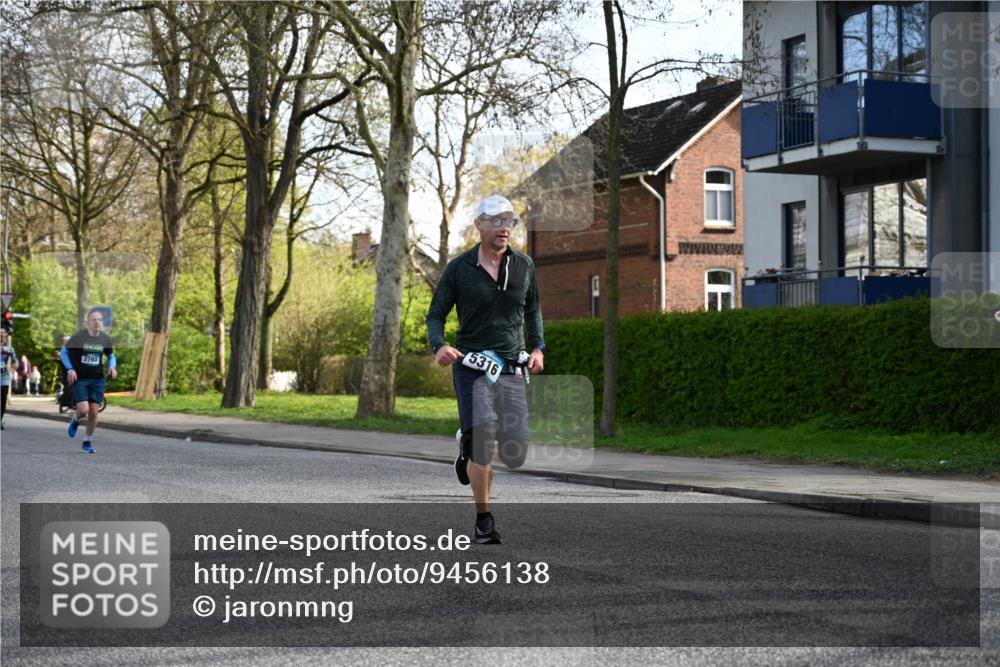 12.04.2026 - 45. Internationalen Wilhelmsburger Insellauf J. Mangold http://msf.ph/oto/9456138 12.04.2026 10:28:55 Ziel 4075, 4144, 5316, 3514, 2793, 3777, 4979, 4087, 3735, 3778, 4975, 4027, 5804, 3355 meine-sportfotos.de