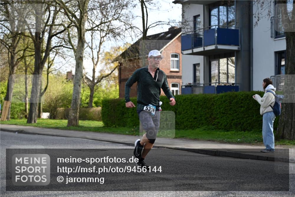 12.04.2026 - 45. Internationalen Wilhelmsburger Insellauf J. Mangold http://msf.ph/oto/9456144 12.04.2026 10:28:55 Ziel 4075, 4144, 5316, 3514, 2793, 3777, 4979, 4087, 3735, 3778, 4975, 4027, 5804, 3355 meine-sportfotos.de