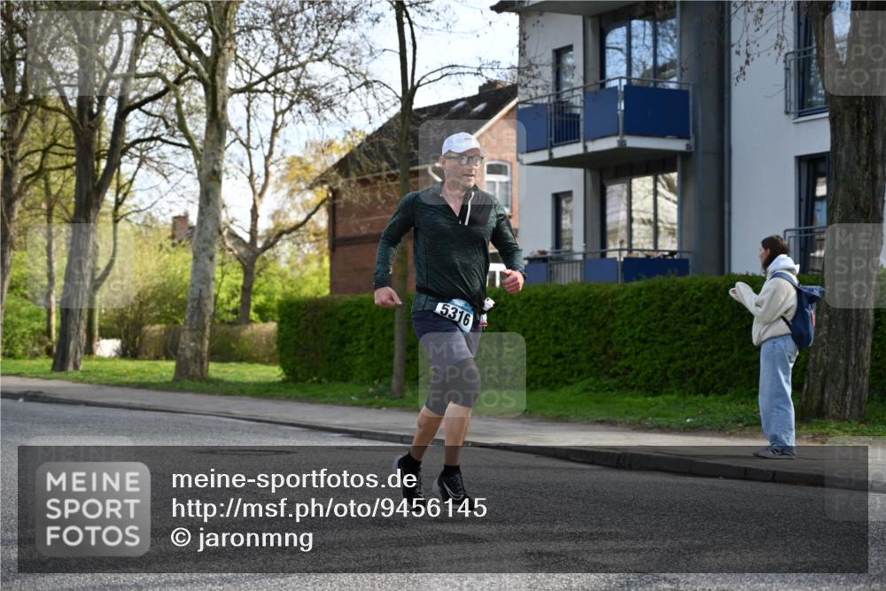 12.04.2026 - 45. Internationalen Wilhelmsburger Insellauf J. Mangold http://msf.ph/oto/9456145 12.04.2026 10:28:55 Ziel 4075, 4144, 5316, 3514, 2793, 3777, 4979, 4087, 3735, 3778, 4975, 4027, 5804, 3355 meine-sportfotos.de