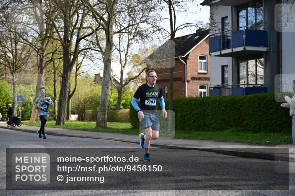 12.04.2026 - 45. Internationalen Wilhelmsburger Insellauf J. Mangold http://msf.ph/oto/9456150 12.04.2026 10:28:59 Ziel 4144, 5316, 3514, 2793, 3777, 4979, 4087, 3735, 3778, 4975, 4027, 5804, 3355, 4142, 2627 meine-sportfotos.de