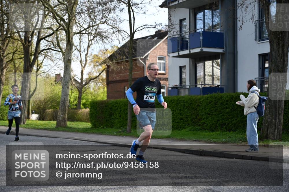 12.04.2026 - 45. Internationalen Wilhelmsburger Insellauf J. Mangold http://msf.ph/oto/9456158 12.04.2026 10:28:59 Ziel 4144, 5316, 3514, 2793, 3777, 4979, 4087, 3735, 3778, 4975, 4027, 5804, 3355, 4142, 2627 meine-sportfotos.de
