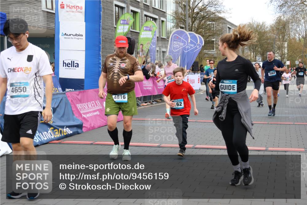 12.04.2026 - 45. Internationalen Wilhelmsburger Insellauf Strokosch-Dieckow http://msf.ph/oto/9456159 12.04.2026 13:03:30 Ziel 4816, 5162 meine-sportfotos.de