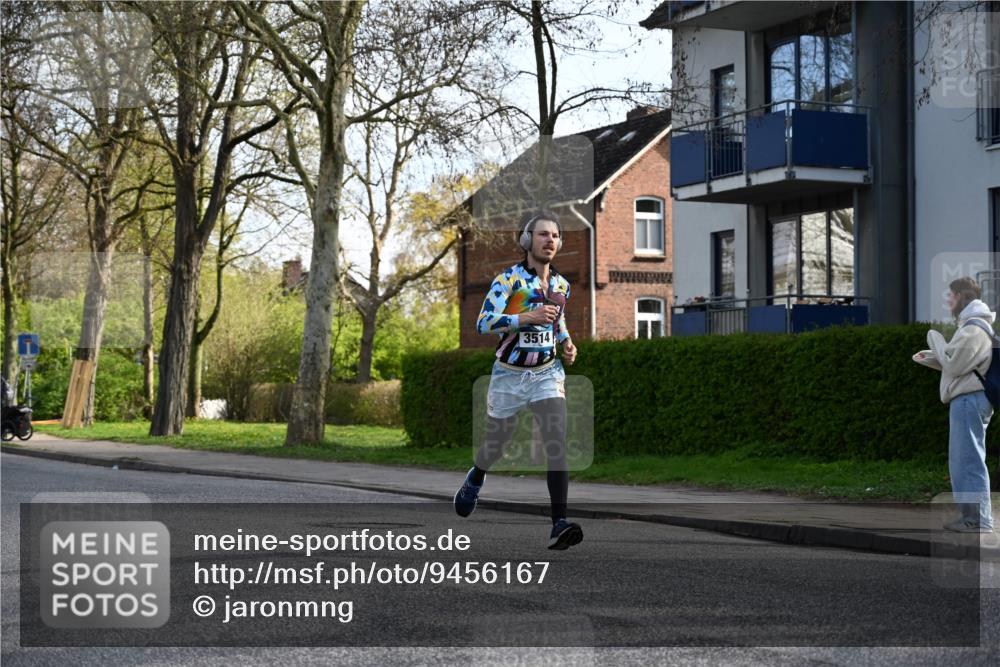 12.04.2026 - 45. Internationalen Wilhelmsburger Insellauf J. Mangold http://msf.ph/oto/9456167 12.04.2026 10:29:01 Ziel 5316, 3514, 2793, 3777, 4979, 4087, 3735, 3778, 4975, 4027, 5804, 3355, 4142, 2627 meine-sportfotos.de