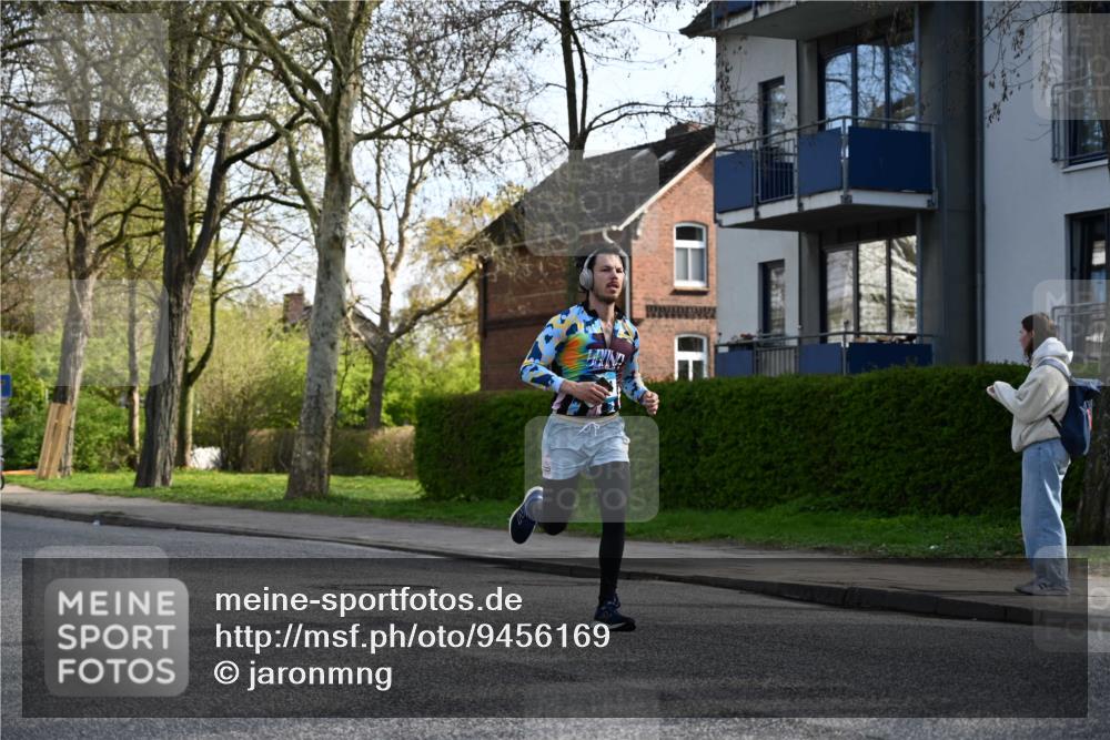 12.04.2026 - 45. Internationalen Wilhelmsburger Insellauf J. Mangold http://msf.ph/oto/9456169 12.04.2026 10:29:01 Ziel 5316, 3514, 2793, 3777, 4979, 4087, 3735, 3778, 4975, 4027, 5804, 3355, 4142, 2627 meine-sportfotos.de