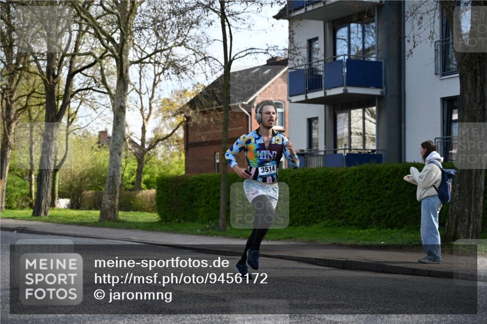 12.04.2026 - 45. Internationalen Wilhelmsburger Insellauf J. Mangold http://msf.ph/oto/9456172 12.04.2026 10:29:02 Ziel 5316, 3514, 2793, 3777, 4979, 4087, 3735, 3778, 4975, 4027, 5804, 3355, 4142, 2627 meine-sportfotos.de