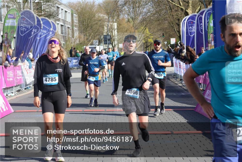 12.04.2026 - 45. Internationalen Wilhelmsburger Insellauf Strokosch-Dieckow http://msf.ph/oto/9456187 12.04.2026 10:45:35 Ziel 2899, 4785, 3566, 5037, 5046, 3747, 3054 meine-sportfotos.de