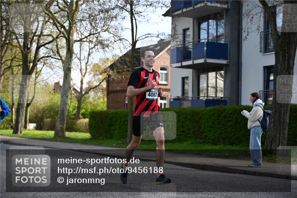 12.04.2026 - 45. Internationalen Wilhelmsburger Insellauf J. Mangold http://msf.ph/oto/9456188 12.04.2026 10:29:06 Ziel 3514, 2793, 3777, 4979, 4087, 3735, 3778, 4975, 4027, 5804, 3355, 3355, 4142, 2627, 3542 meine-sportfotos.de