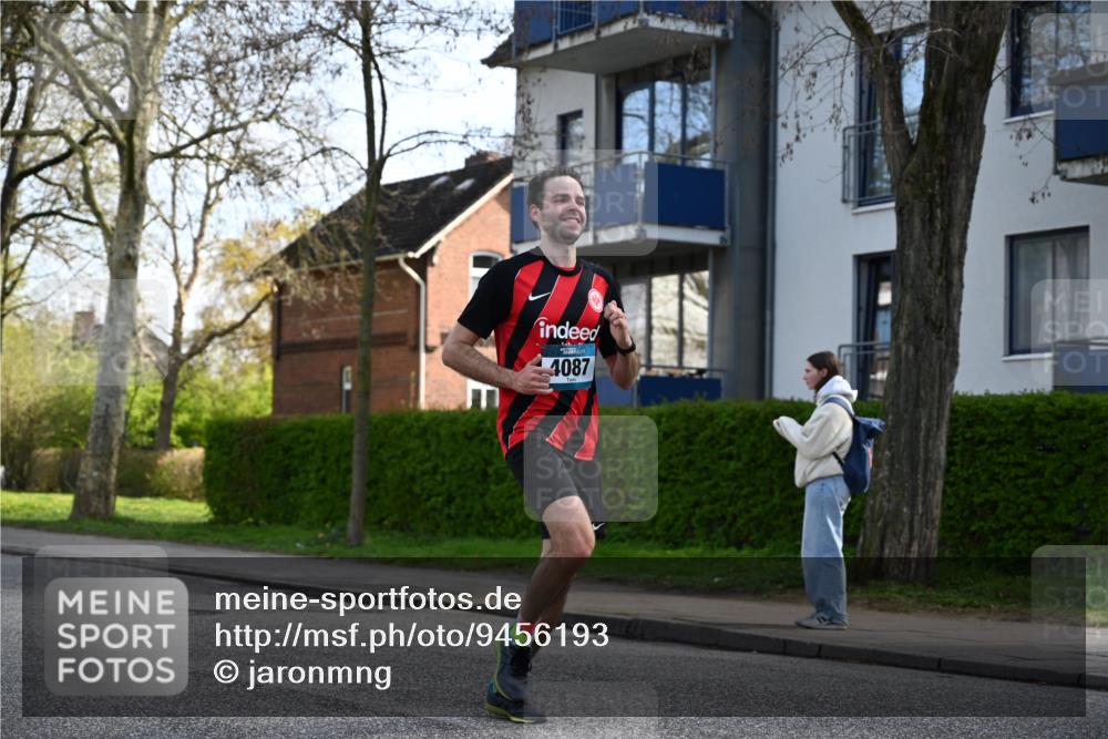 12.04.2026 - 45. Internationalen Wilhelmsburger Insellauf J. Mangold http://msf.ph/oto/9456193 12.04.2026 10:29:06 Ziel 3514, 2793, 3777, 4979, 4087, 3735, 3778, 4975, 4027, 5804, 3355, 3355, 4142, 2627, 3542 meine-sportfotos.de