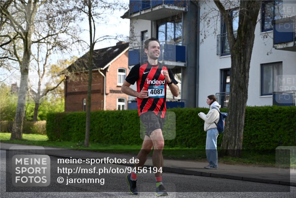 12.04.2026 - 45. Internationalen Wilhelmsburger Insellauf J. Mangold http://msf.ph/oto/9456194 12.04.2026 10:29:06 Ziel 3514, 2793, 3777, 4979, 4087, 3735, 3778, 4975, 4027, 5804, 3355, 3355, 4142, 2627, 3542 meine-sportfotos.de