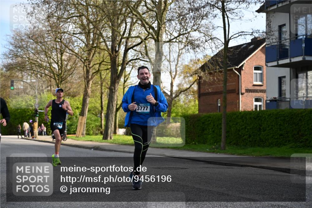 12.04.2026 - 45. Internationalen Wilhelmsburger Insellauf J. Mangold http://msf.ph/oto/9456196 12.04.2026 10:29:07 Ziel 3514, 2793, 3777, 4979, 4087, 3735, 3778, 4975, 4027, 5804, 3355, 4142, 2627, 3542 meine-sportfotos.de