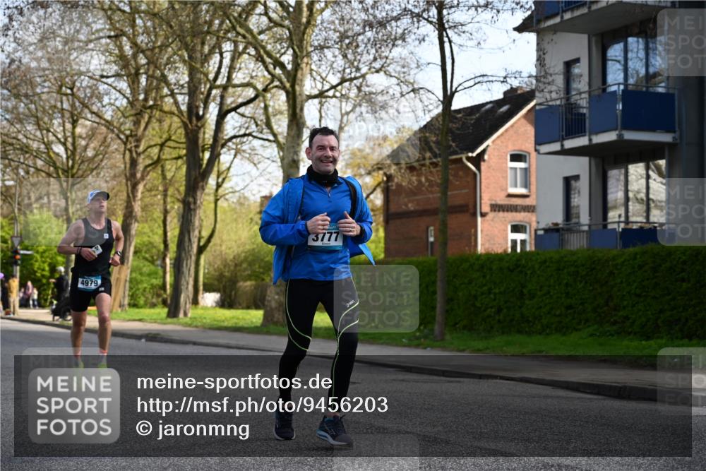 12.04.2026 - 45. Internationalen Wilhelmsburger Insellauf J. Mangold http://msf.ph/oto/9456203 12.04.2026 10:29:07 Ziel 3514, 2793, 3777, 4979, 4087, 3735, 3778, 4975, 4027, 5804, 3355, 4142, 2627, 3542 meine-sportfotos.de