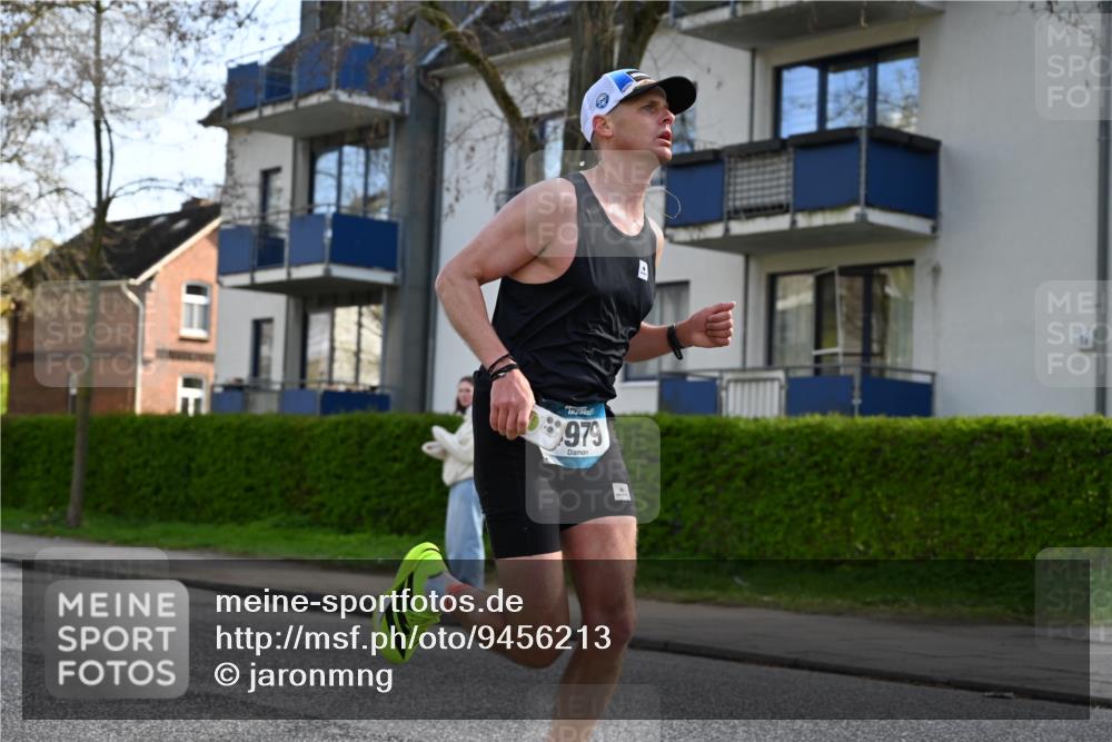 12.04.2026 - 45. Internationalen Wilhelmsburger Insellauf J. Mangold http://msf.ph/oto/9456213 12.04.2026 10:29:09 Ziel 3514, 2793, 3777, 4979, 4087, 3735, 3778, 4975, 4027, 5804, 3355, 4142, 2627, 3542, 4511 meine-sportfotos.de