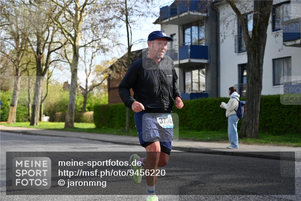 12.04.2026 - 45. Internationalen Wilhelmsburger Insellauf J. Mangold http://msf.ph/oto/9456220 12.04.2026 10:29:13 Ziel 2793, 3777, 4979, 4087, 3735, 3778, 4975, 4027, 5804, 3355, 4142, 2627, 3542, 4511, 5459 meine-sportfotos.de