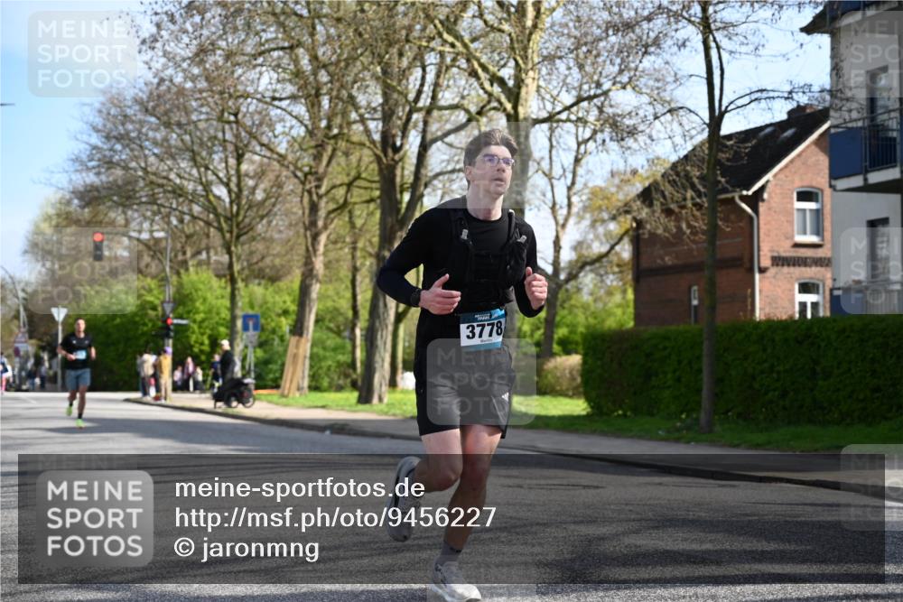 12.04.2026 - 45. Internationalen Wilhelmsburger Insellauf J. Mangold http://msf.ph/oto/9456227 12.04.2026 10:29:18 Ziel 4979, 4087, 3735, 3778, 4975, 4027, 5804, 3355, 3355, 4142, 2627, 3542, 3542, 4511, 5459, 4670 meine-sportfotos.de