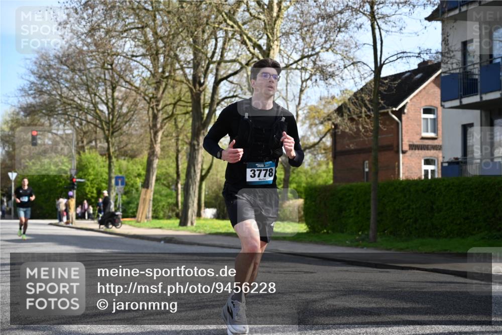 12.04.2026 - 45. Internationalen Wilhelmsburger Insellauf J. Mangold http://msf.ph/oto/9456228 12.04.2026 10:29:18 Ziel 4979, 4087, 3735, 3778, 4975, 4027, 5804, 3355, 3355, 4142, 2627, 3542, 3542, 4511, 5459, 4670 meine-sportfotos.de
