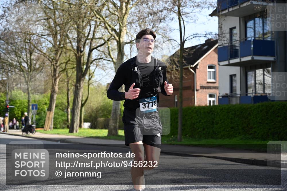 12.04.2026 - 45. Internationalen Wilhelmsburger Insellauf J. Mangold http://msf.ph/oto/9456232 12.04.2026 10:29:19 Ziel 3735, 3778, 4975, 4027, 5804, 3355, 4142, 2627, 3542, 4511, 5459, 4670 meine-sportfotos.de