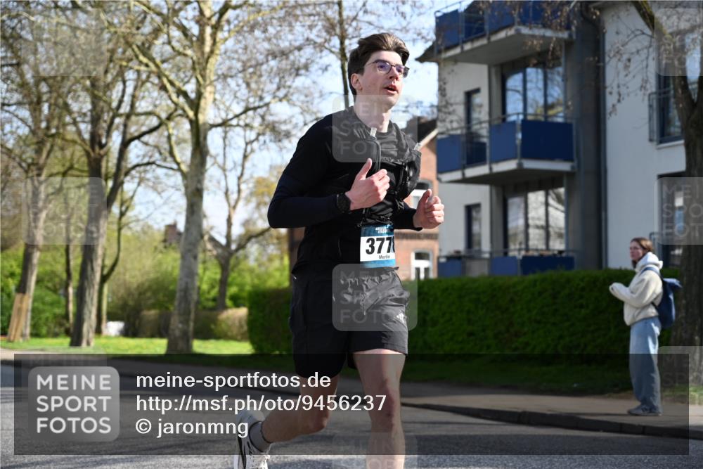 12.04.2026 - 45. Internationalen Wilhelmsburger Insellauf J. Mangold http://msf.ph/oto/9456237 12.04.2026 10:29:19 Ziel 3735, 3778, 4975, 4027, 5804, 3355, 4142, 2627, 3542, 4511, 5459, 4670 meine-sportfotos.de