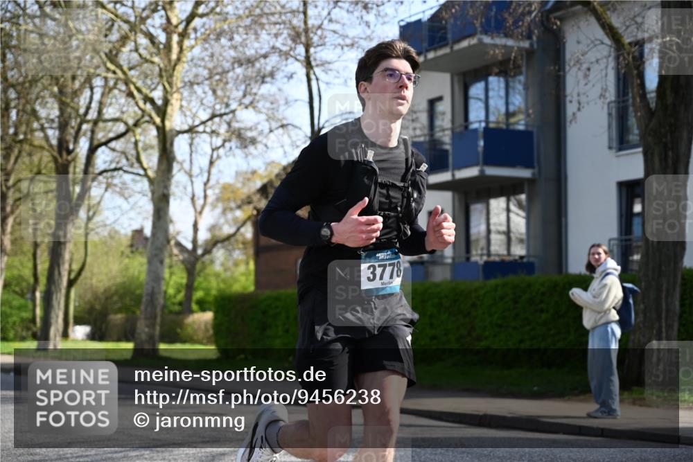 12.04.2026 - 45. Internationalen Wilhelmsburger Insellauf J. Mangold http://msf.ph/oto/9456238 12.04.2026 10:29:19 Ziel 3735, 3778, 4975, 4027, 5804, 3355, 4142, 2627, 3542, 4511, 5459, 4670 meine-sportfotos.de