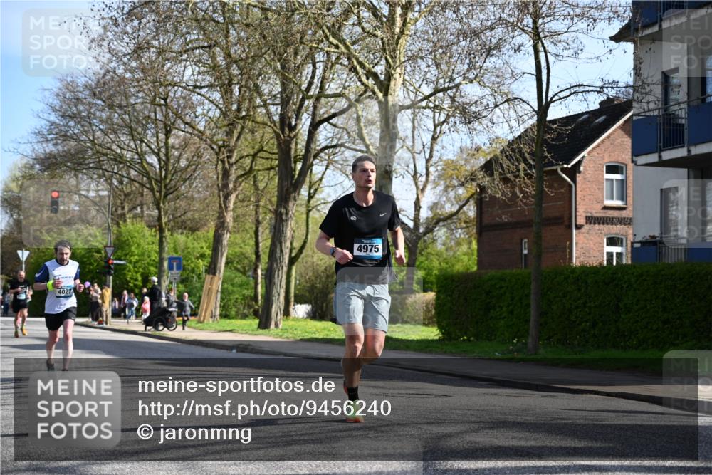 12.04.2026 - 45. Internationalen Wilhelmsburger Insellauf J. Mangold http://msf.ph/oto/9456240 12.04.2026 10:29:24 Ziel 3778, 4975, 4027, 5804, 3355, 4142, 2627, 3542, 4511, 5459, 4670 meine-sportfotos.de