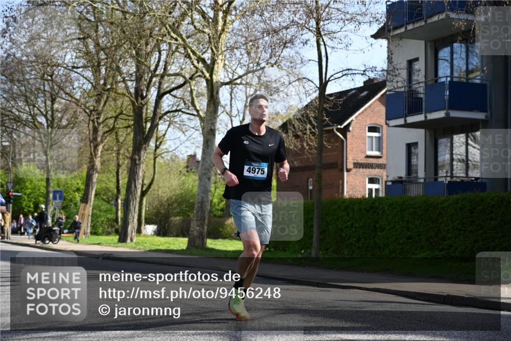 12.04.2026 - 45. Internationalen Wilhelmsburger Insellauf J. Mangold http://msf.ph/oto/9456248 12.04.2026 10:29:25 Ziel 3778, 4975, 4027, 5804, 3355, 4142, 2627, 3542, 4511, 5459, 4670 meine-sportfotos.de