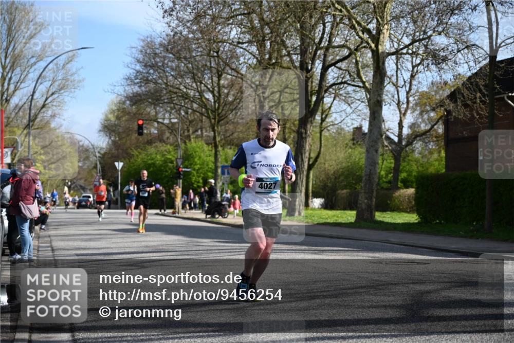 12.04.2026 - 45. Internationalen Wilhelmsburger Insellauf J. Mangold http://msf.ph/oto/9456254 12.04.2026 10:29:27 Ziel 3778, 4975, 4027, 5804, 3355, 4142, 2627, 3542, 4511, 5459, 4670, 4904 meine-sportfotos.de