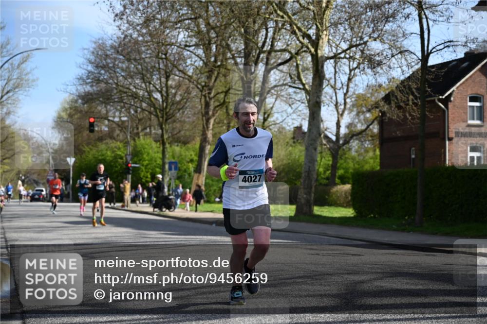 12.04.2026 - 45. Internationalen Wilhelmsburger Insellauf J. Mangold http://msf.ph/oto/9456259 12.04.2026 10:29:27 Ziel 3778, 4975, 4027, 5804, 3355, 4142, 2627, 3542, 4511, 5459, 4670, 4904 meine-sportfotos.de
