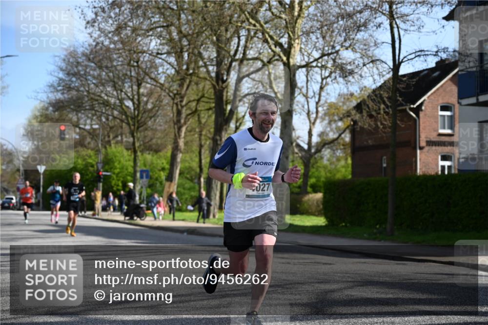 12.04.2026 - 45. Internationalen Wilhelmsburger Insellauf J. Mangold http://msf.ph/oto/9456262 12.04.2026 10:29:27 Ziel 3778, 4975, 4027, 5804, 3355, 4142, 2627, 3542, 4511, 5459, 4670, 4904 meine-sportfotos.de