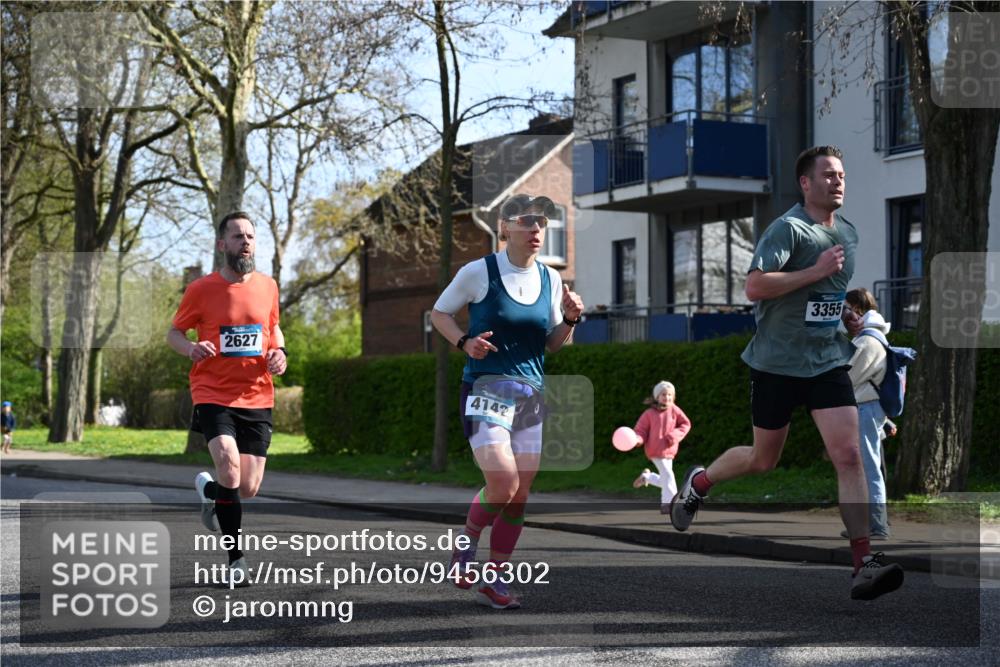 12.04.2026 - 45. Internationalen Wilhelmsburger Insellauf J. Mangold http://msf.ph/oto/9456302 12.04.2026 10:29:36 Ziel 4027, 5804, 3355, 4142, 2627, 3542, 4511, 5459, 4670, 4904, 5534, 3845, 5052, 4275, 4748, 4749 meine-sportfotos.de