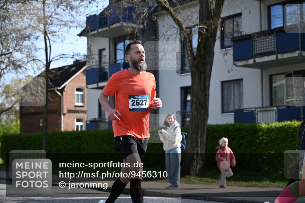 12.04.2026 - 45. Internationalen Wilhelmsburger Insellauf J. Mangold http://msf.ph/oto/9456310 12.04.2026 10:29:37 Ziel 4027, 5804, 3355, 4142, 2627, 3542, 4511, 5459, 4670, 4904, 5534, 3845, 5052, 4275, 4748, 4749 meine-sportfotos.de