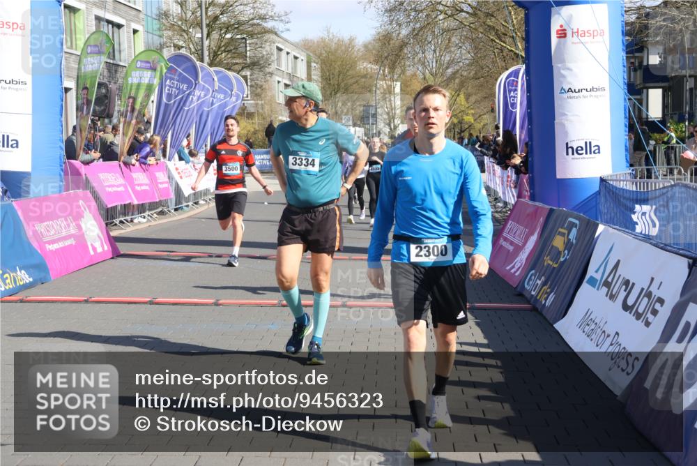 12.04.2026 - 45. Internationalen Wilhelmsburger Insellauf Strokosch-Dieckow http://msf.ph/oto/9456323 12.04.2026 10:45:48 Ziel 4958, 3500, 4928, 4333, 2301, 2995 meine-sportfotos.de